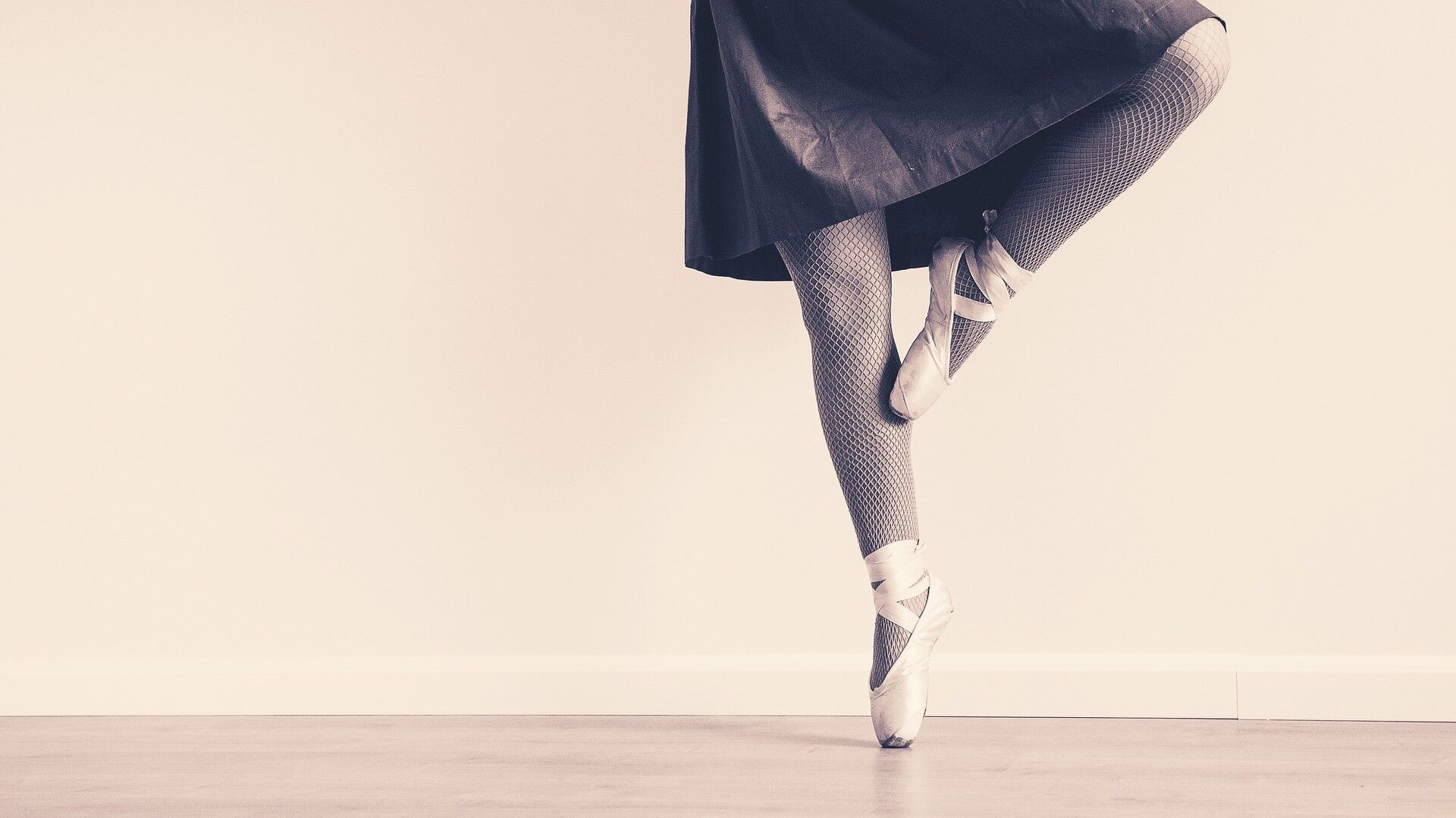 ballet-1553359_1920